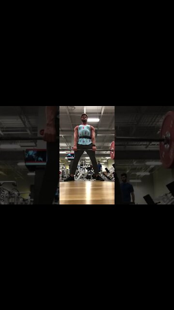 Front View of doing Deadlifts at GoodLife Fitness