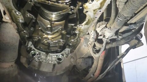 Paccar mx13 broken crankshaft.