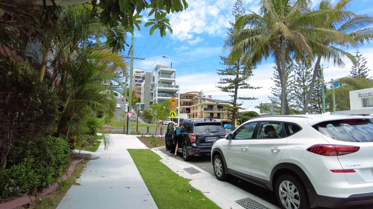 Walking up to Point Danger Lookout in Coolangatta | Australia