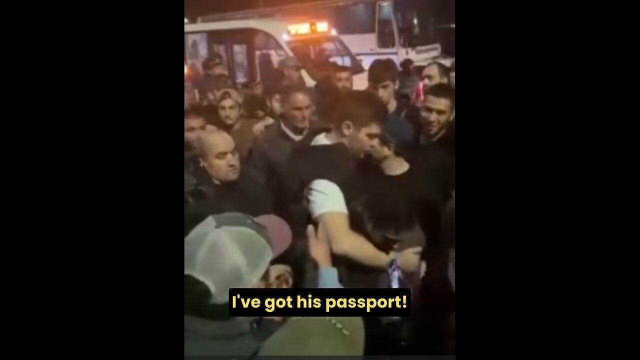 Searches of Israeli passengers are being made by a local mob at Dagestan airport.