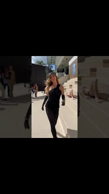 Giselebundchen X V Magazine Spring/Summer 2022 V136 Cover Catwalk Behind the scenes