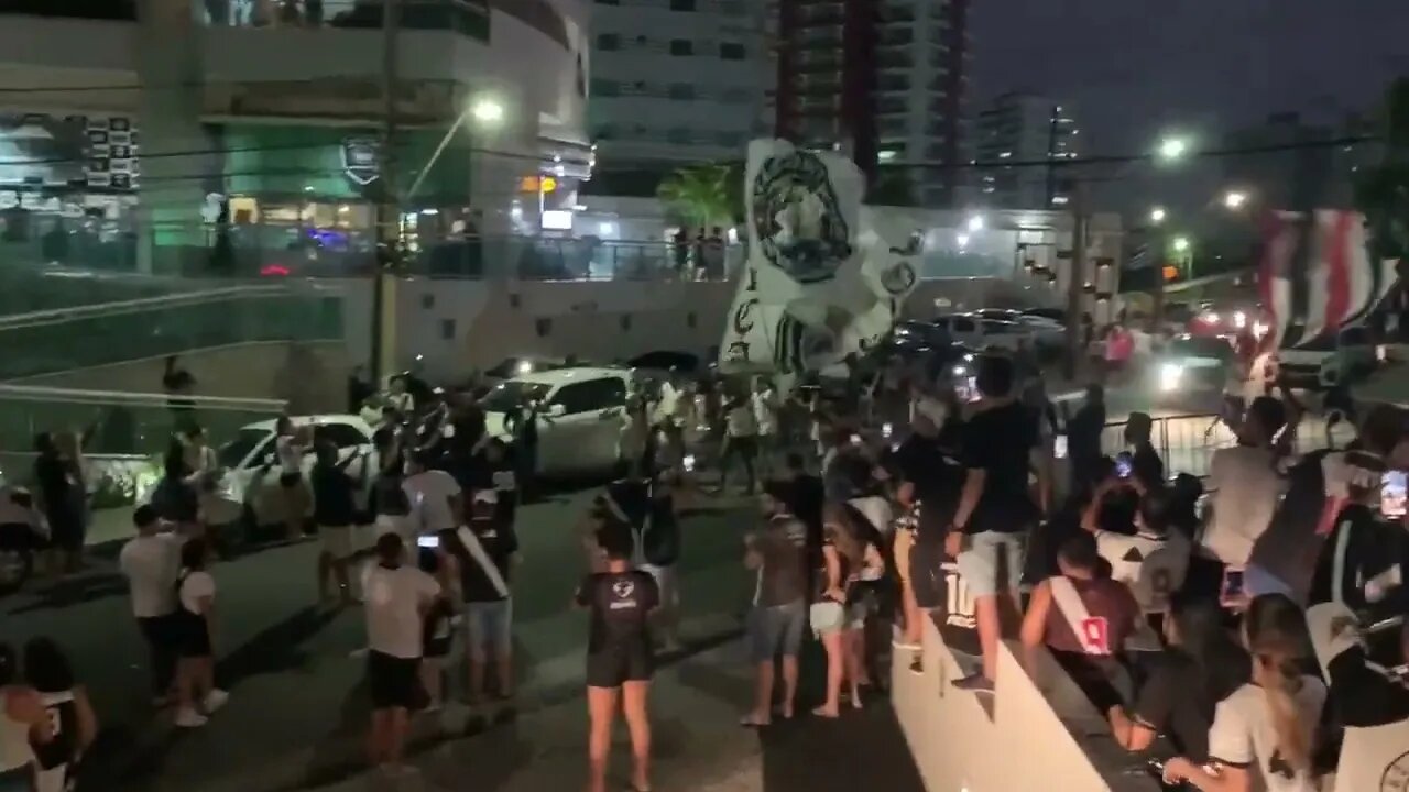 Torcida esperando o Vasco no Maranhão Vasco x Botafogo 2