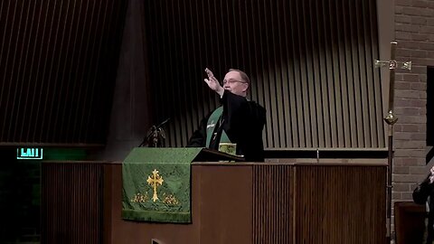 Ray Stevens News - Squirrel Loose in Vestavia Hills United Methodist Church (10/27/19)