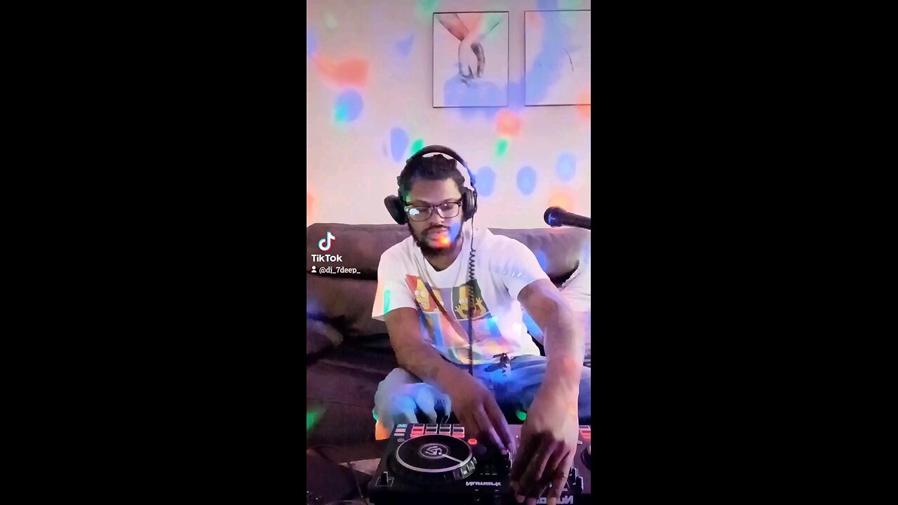 NEW TO DJING BARE WITH ME