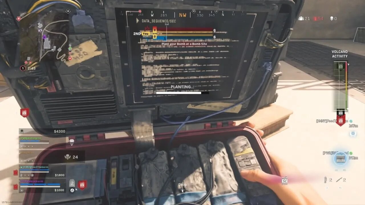 Planting a bomb in Operation Last Call - Warzone caldera