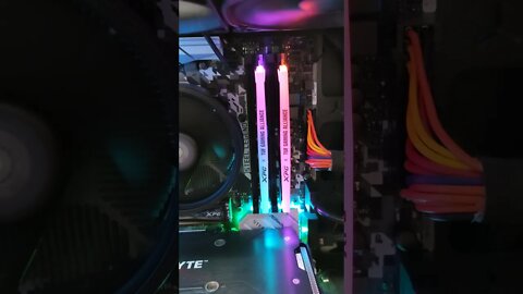 Dica: instalar memória em placa mãe ASRock | #Shorts