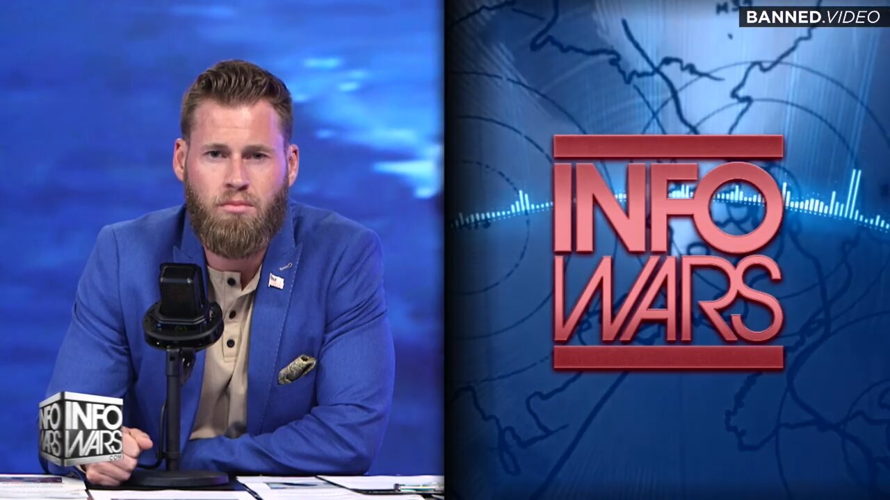 WAR ROOM (Full Show) Friday - 8/26/22