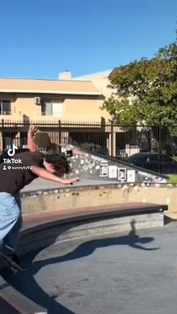 Bro smooth 😎🌊🛹