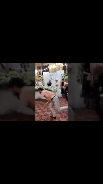 ТАНЕЦ ДРУЗЕЙ ЖЕНИХА! ЛУЧШИЙ СЮРПРИЗ ДЛЯ НЕВЕСТЫ! СВАДЕБНЫЙ #shorts