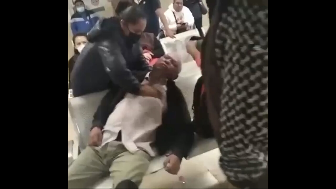 A Man Died Suddenly In A Hospital Waiting Room In Mexico (2022)