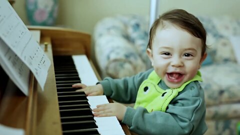 Baby Plays Piano