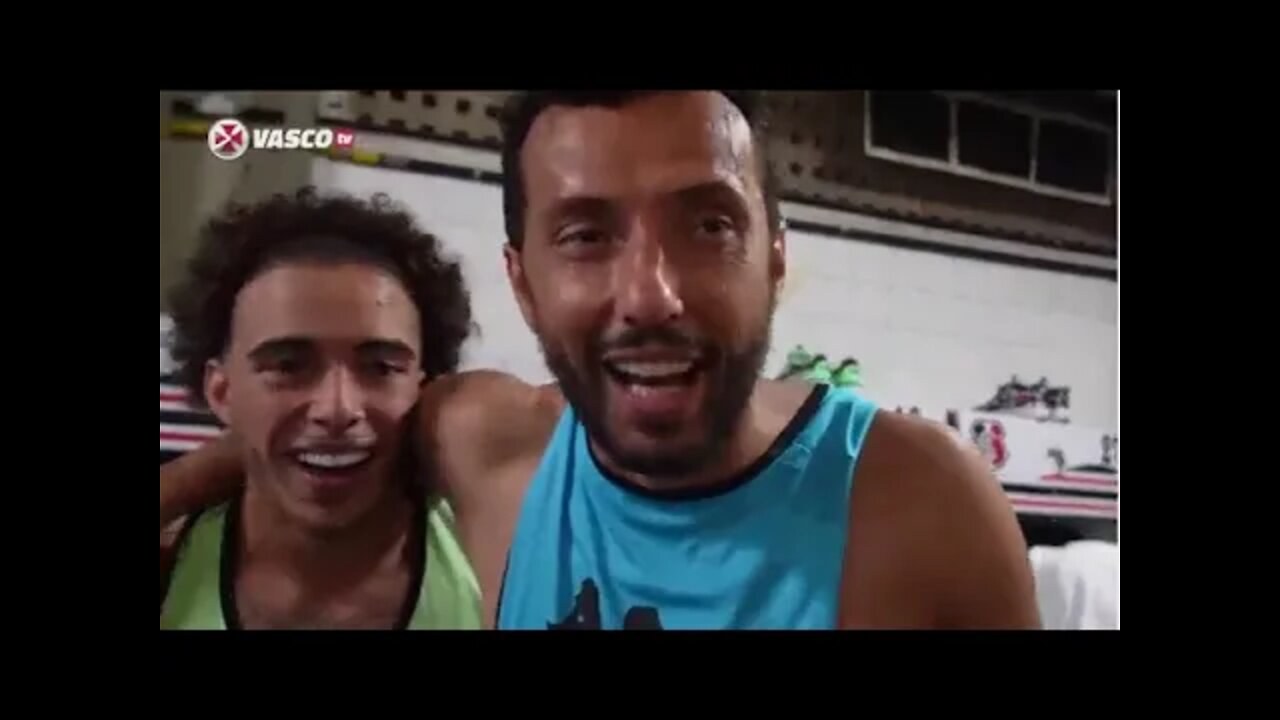 Nenê e Figueiredo de resenha negociando o PIX pela assistência e pelo gol do menino