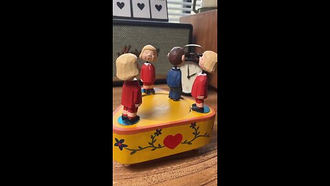 BEAUTIFUL WATCH WITH DOLL KISSING