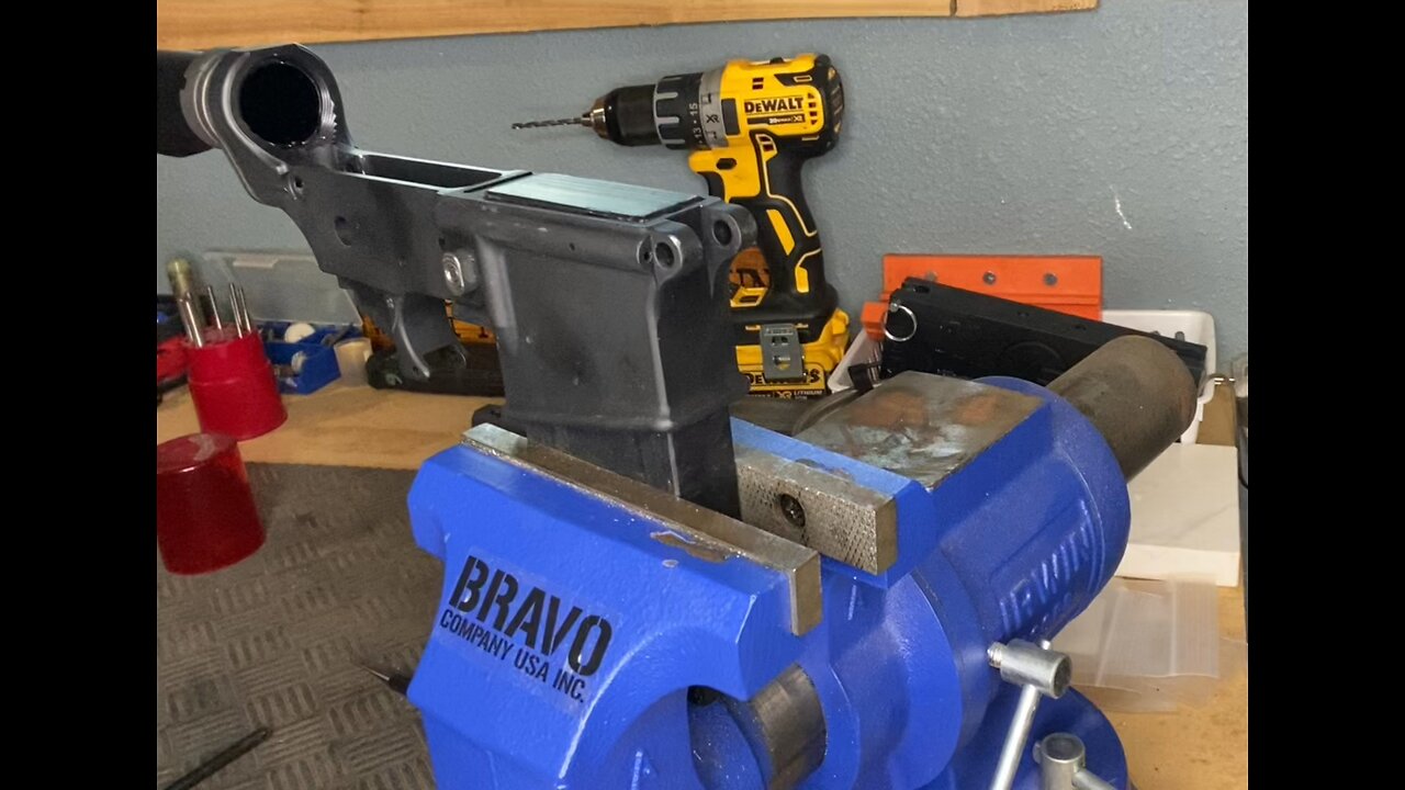 Pivot pin install