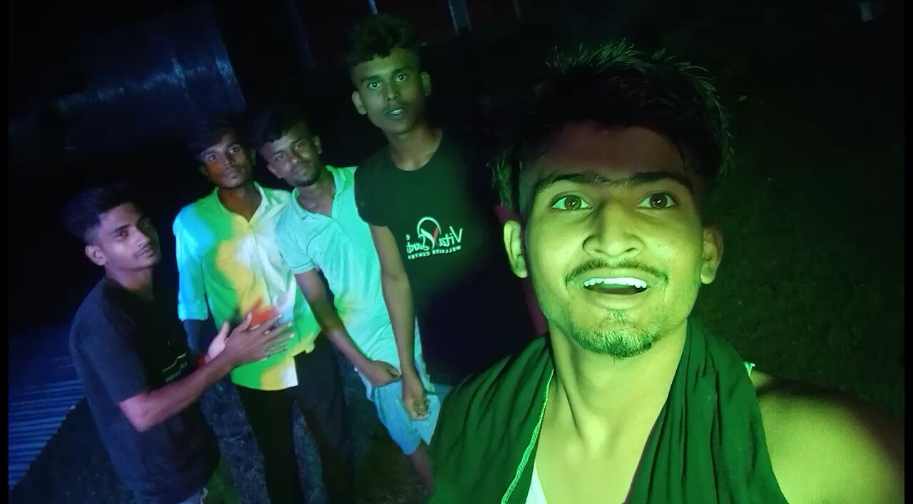 রাত বাজে কয়টা🤟