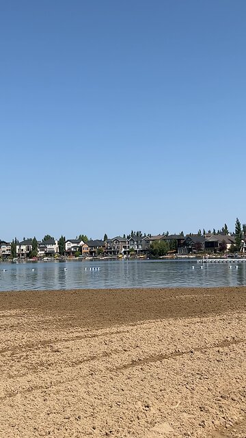 Crystal Shores Beach House Okotoks