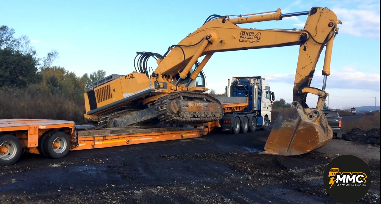 Loading and transporting Huge Excavators and Bulldozers | Compilation