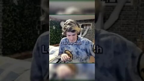 XQc makes Tate laugh