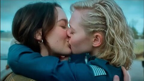 Motherland: Fort Salem S2×01 | Raelle and Scylla Kiss Scene