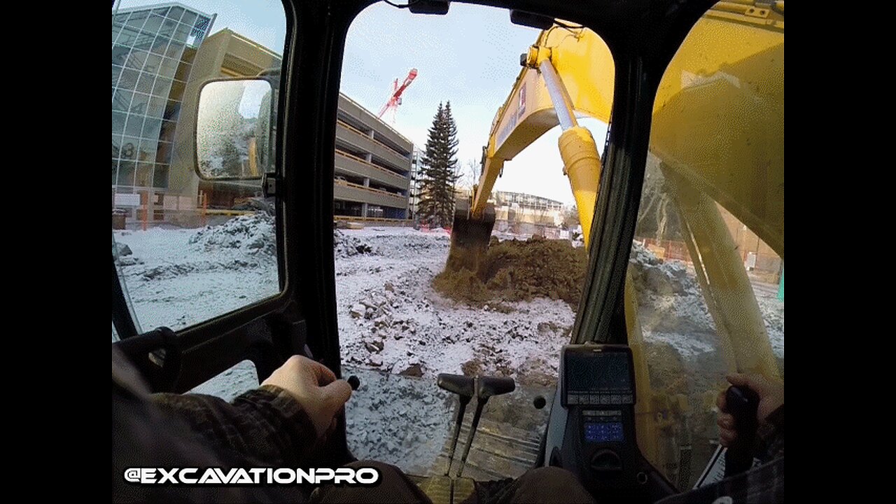 👷Content You Can Dig🚧Original Music Radio🎧📺Coffee Room Chat 🎮 !lurk Friendly🧡24/7 Streamer🚧