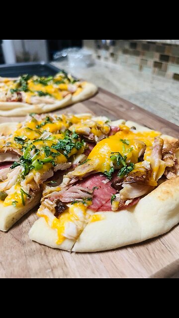 Turn Kitchen Leftovers into This Yummy Mini Pizza