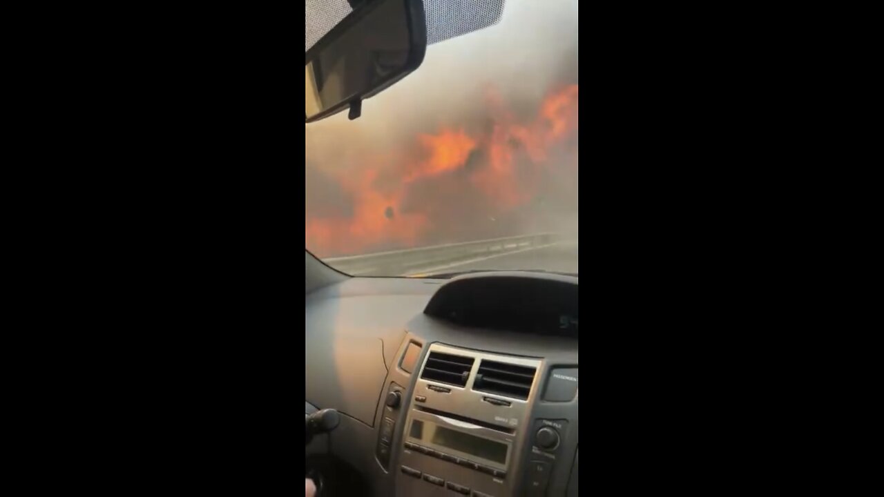 EXTREME WILDFIRES🔥🛣️🚙🔥ENGULF ITALY SOUTHERN ISLAND SICILY🔥🌲🔥🌳🔥🚒💫