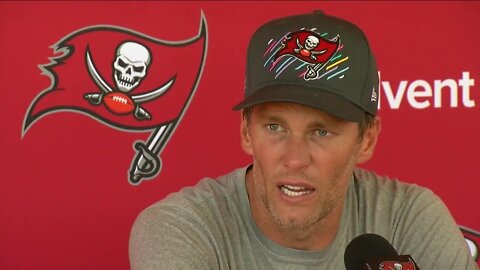 Bucs hit practice field in pads for 1st time