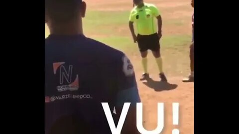 TECNICO DO BABA FOI EXPULSO PELO JUIZ [ MEME ] [ BATENDO UMA PELADA NO CAMPO ] VIRAL !! RIR
