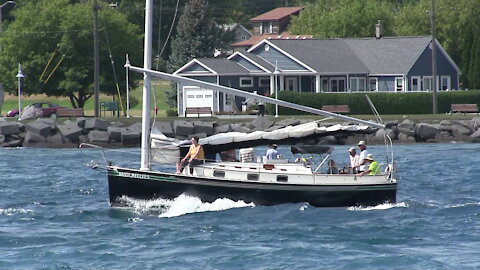 MISTOFEELEES Sailboat Rides Current Under The Blue Water Bridges