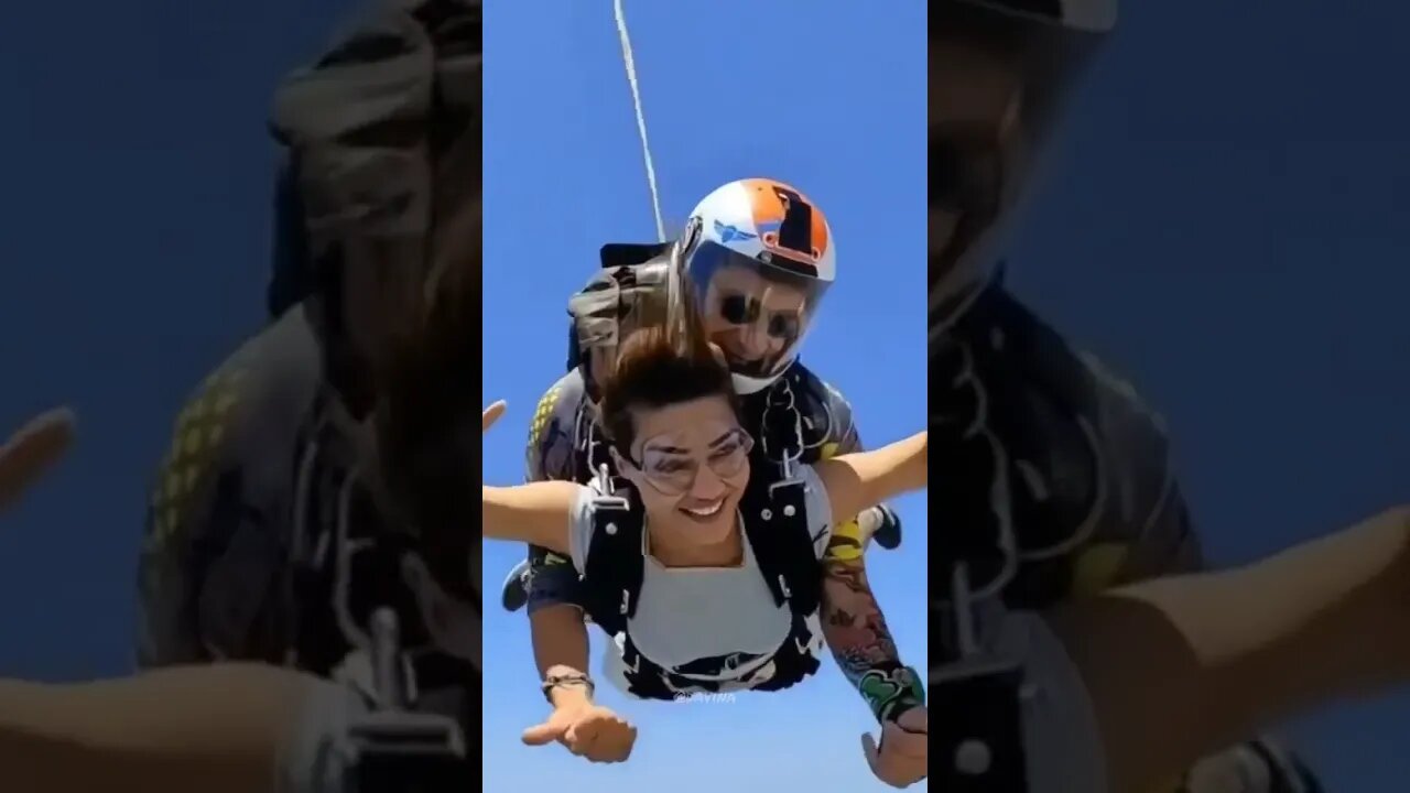 Kriti sanoj attempts Skydiving jumps from 13000 feet in Dubai ✈️