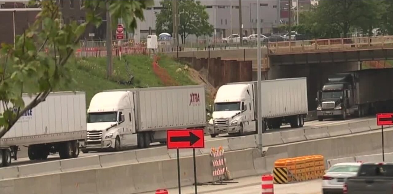 Strike at Canadian border causing long backups for truckers