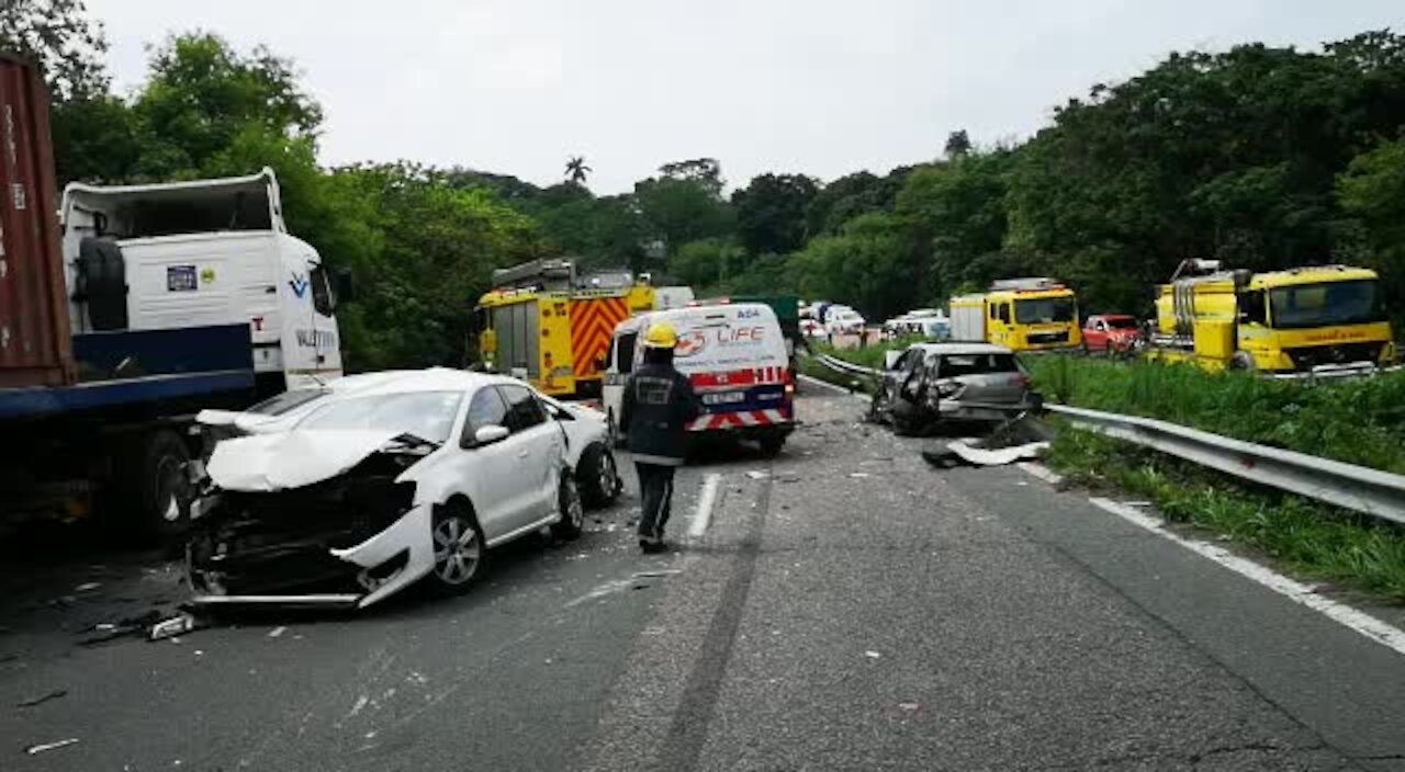 SOUTH AFRICA - Durban - Serious accident on M7 (Videos) (Set 2) (8EJ)