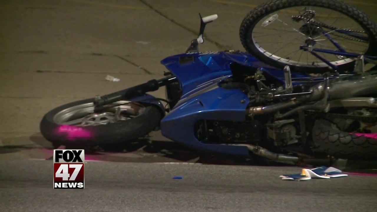 2 injured after accident in Lansing