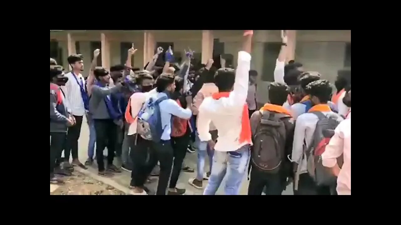 college mein jaati path