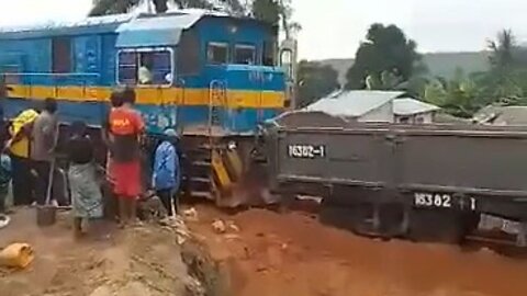 Oh Look, A Video With A Train In India… Of Course It Doesn't End Well