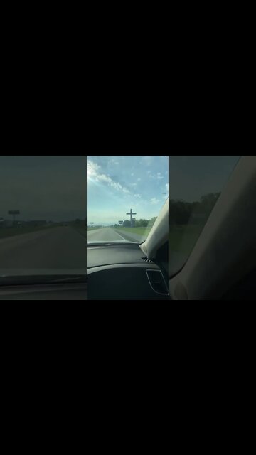 Rayville Louisiana has a huge metal cross coming into town