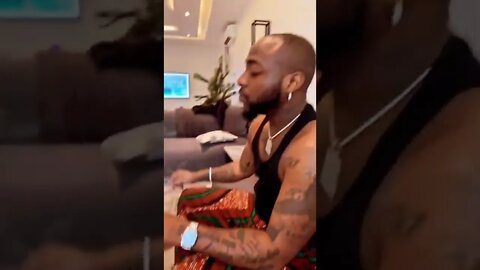 Davido gives Cubana Chiefpriest a 30BG pendant