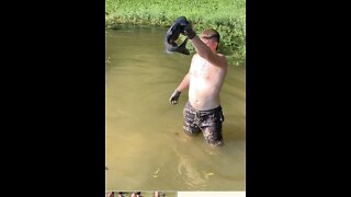 Crazy Alabama noodlers catch good eating size blue catfish