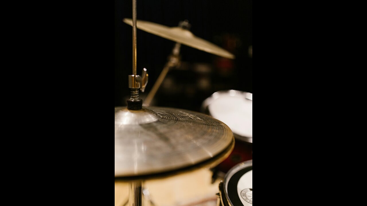 Raw improvised drum groove on a basic kit"#10: 'on one cymbal'' #drums #improvisation