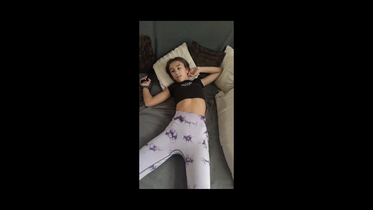 Lucia's Mischief is broadcasting live!