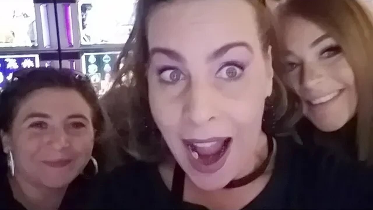 The Brunettes Take On BILOXI 😚😚 Slot Ladies