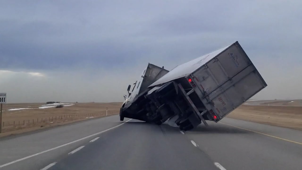 CLOAKED UFO AGENDAS: Extremely Strong WINDS Caught On Camera