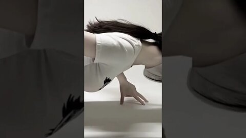 How Does This hot Chinese Girl Manage To Do Pushups On One Finger?