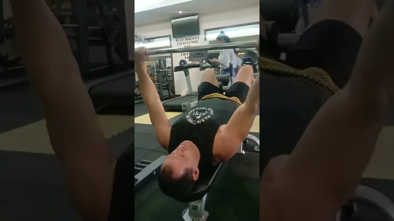 Barbell Decline Bench Press Andre