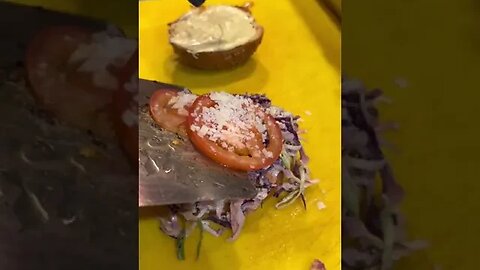 IUBITA MEA IMI GATESTE BURGERUL #oguritamica #mancaciosul #food #romania #mancare