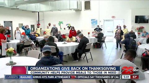 Organizations give back on Thanksgiving