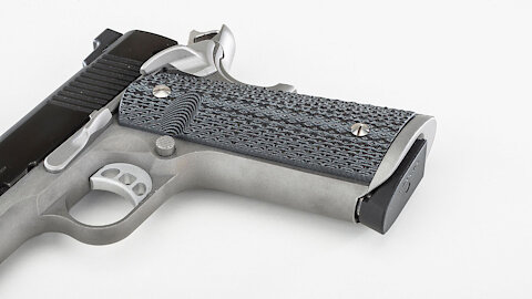 Test Firing the Springfield Armory Ronin Operator 9mm with the new Mil-Tac Grips & Mag-Well #981
