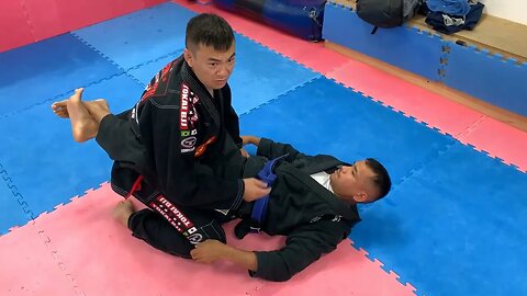 Brazilian Jujutsu: Knee trap & Sweep ブラジル柔術：膝捕ると払い 2023 06 02