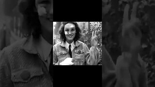 Uma jovem holandesa, ferida no bombardeio preliminar ou combate em Nijmegen. Operação Market Garden.