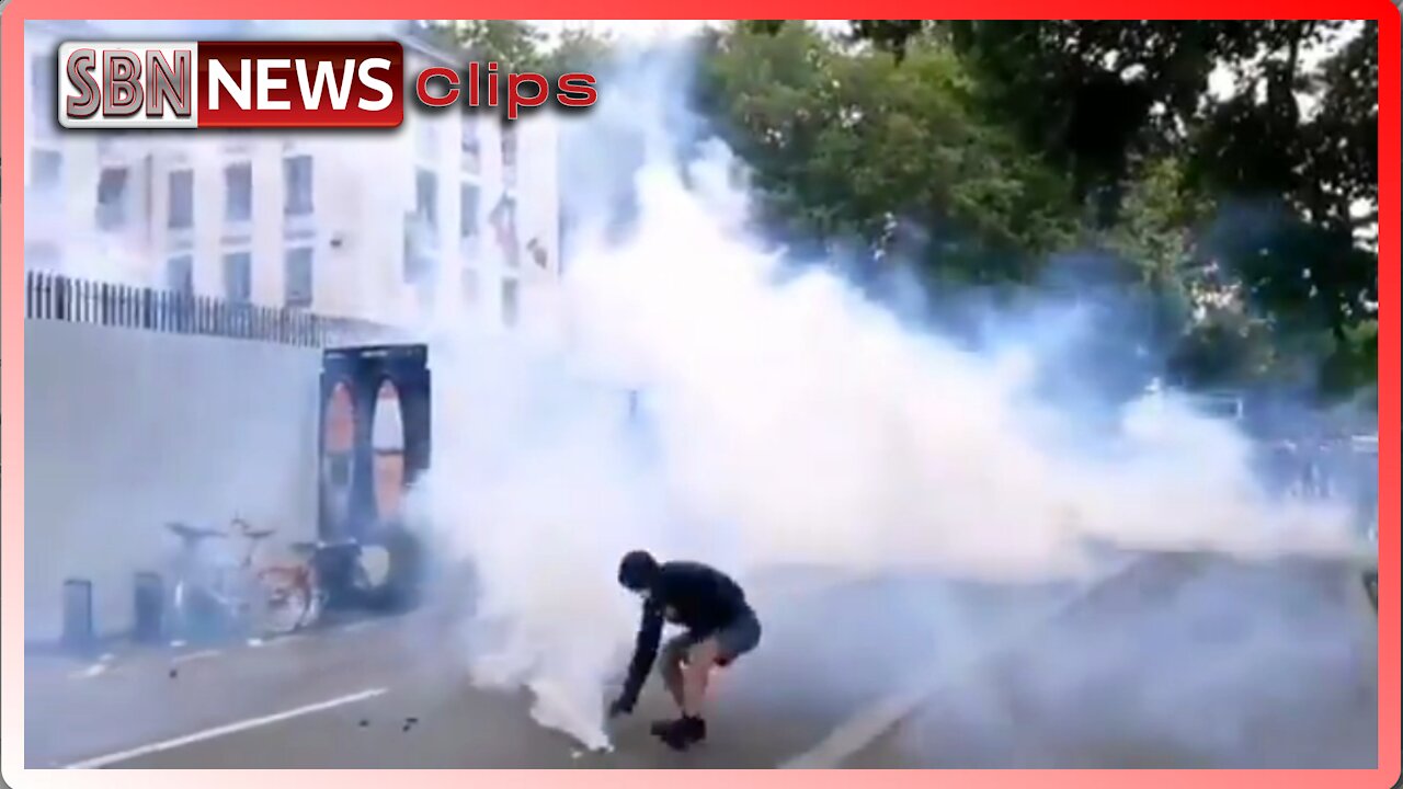 Protesters Try and Get Into Gov Buildings as France Rises Against Macron's Covid Passport. - 2686